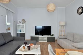 Cosy Apartment in Toruń with Desk Close to the Market by Noclegi Renters - 1