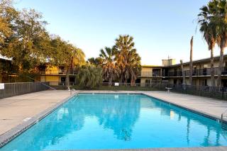 Motel 19 By Capital O Baytown I-10 - 9