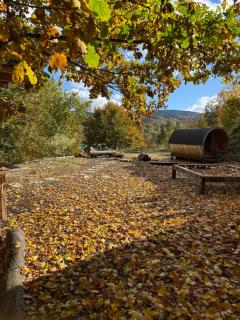 Kousek klidu pod skálou - 8