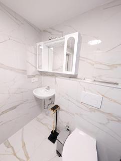 Comfortable Apartment in Lanstrasse Area BR1 - 6