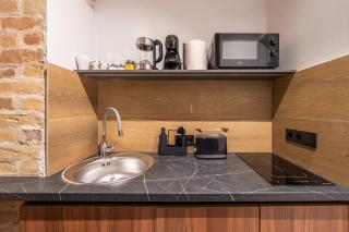 The parkside ground-floor apartment with street parking - 6