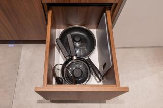 The parkside ground-floor apartment with street parking - 4