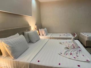 Desert Moon View Hotel - 2