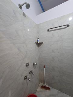 Awadh dham guest house - 2