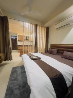 Elegant Urban Apartment - 0