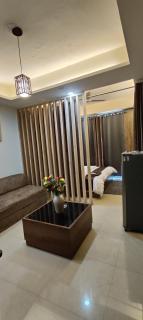 Elegant Urban Apartment - 6