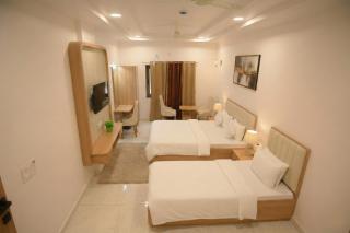 Hotel Rann Front - 1