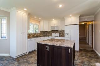 Quiet Furnished Room Near Transit and Hospital long stays - 6