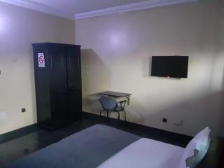 Deluxe Twin Beds in Royal Blue Guest House and Bar - 2