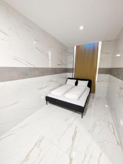 Comfortable Apartment in Lanstrasse Area BR4 - 9