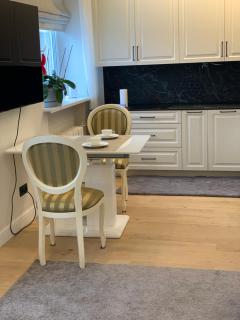 Sunny Central Apartment on Central Square - 9