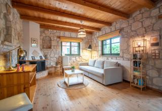 Valorys Stone House - 4