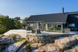 Seaside Cabin With Ocean View And Sunny Terrace - 8