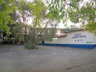 Hotel Aeropuerto - 8