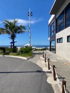 7 Apartmento em Itaúna 50m da praia com estacionamento Ducha - 5