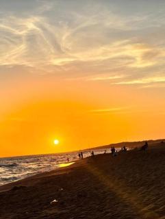 Beautiful brand new oceanfront house Hermosa casa a estrenar frente al mar - 3