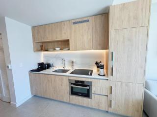 Modern Studio w Skyline Views by Bayfront Park - 7