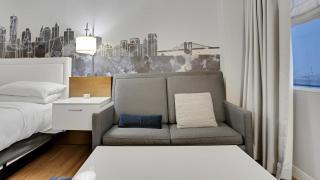 922 I Beautiful King Hotel Room - 5