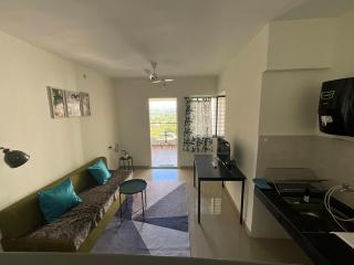 White Lotus Highway Den - 8