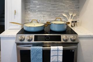 Cherry Blossom Lake House - 3