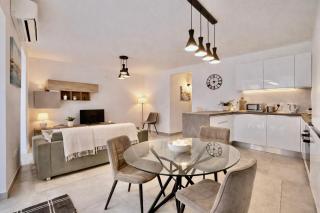 Modern Bright Apartment Central Sliema 6th floor - 0