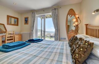 3 Bed in Croyde oc-spind - 2