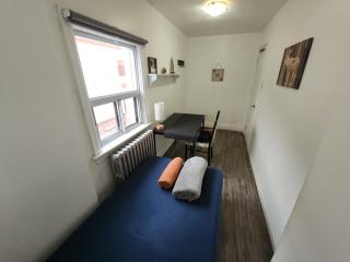 Affordable/Quiet Private Room - 6