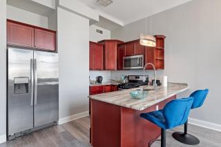 Magnificent 1BR with Pool & Gym - 8