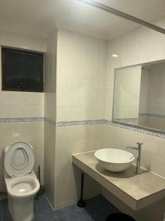 Sam- Marina Court - 5