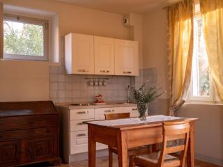 Apartment Studio-Apartment mit Sommerpool- Garten und Aussicht by Interhome - 6