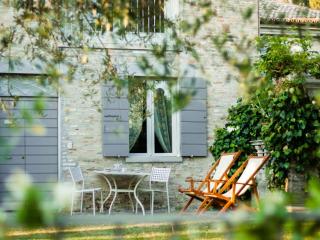 Apartment Studio-Apartment mit Sommerpool- Garten und Aussicht by Interhome - 1