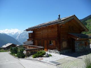 Chalet with Hot Tub and Stunning Views - 9