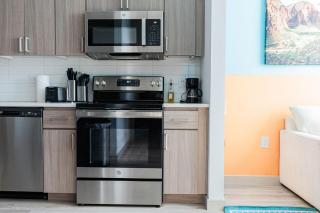 ASU Area 1BR Apt with Pool, Gym, Sleeps 3 - 4