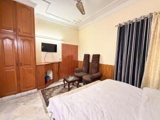 Living Lodges Guest House - 1