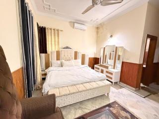 Living Lodges Guest House - 9