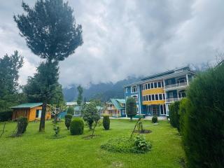 Pahalgam Resorts & Cottages - 8