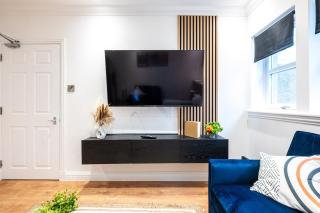 2BR Home in Montrose with Free Parking - 7