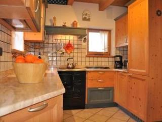 Holiday Home Romantisches Chalet in den Wiesen der Dolomiten by Interhome - 1