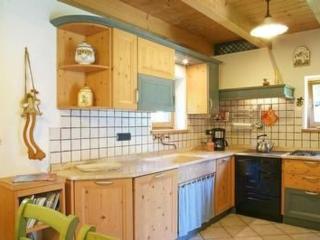 Holiday Home Romantisches Chalet in den Wiesen der Dolomiten by Interhome - 3