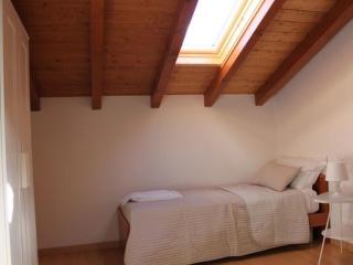 Apartment Dachgeschosswohnung am See für 6 Personen by Interhome - 5