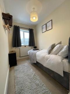 4 bed house perfect for contractors - 1