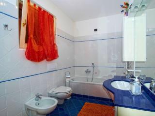 Apartment Türkisfarbenes Haus mit fantastischer Aussicht by Interhome - 1