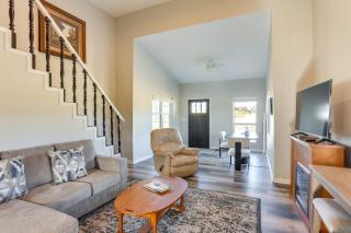 Golf Course Views Oakland City Retreat - 6