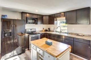 Golf Course Views Oakland City Retreat - 1