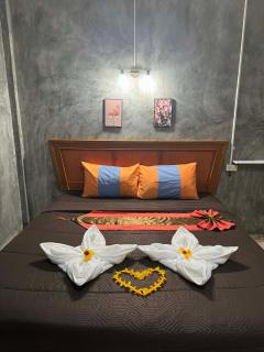 Lanta natural hut garden - 9