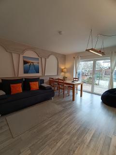 Stylish & Spacious Apartment with Patio - Stams - 6