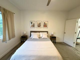 Lighthouse Manor Modern 1 Bedroom Townhome near Macabuca - 3