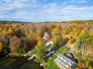 Luxe Lakefront Paradise! King Beds, Private Dock, Gourmet Kitchen, Theatre and Game Room! - 9