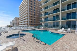 DiMucci Tower 404 - 8