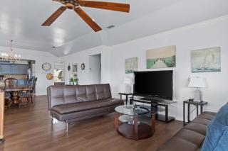 Spacious 5BR home in South Padre Island, perfect for family getaways. - 6